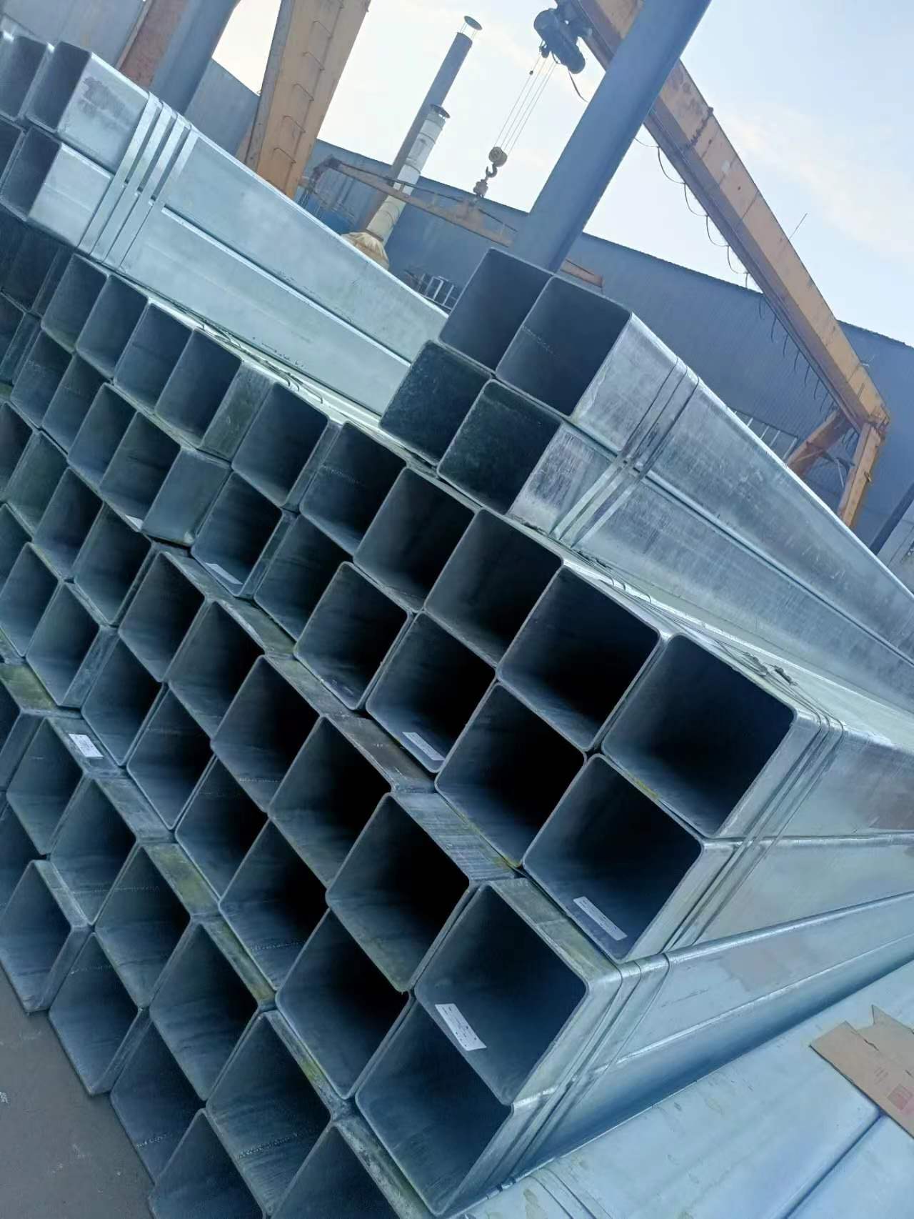 Tub pătrat galvanizat cu diametru mare